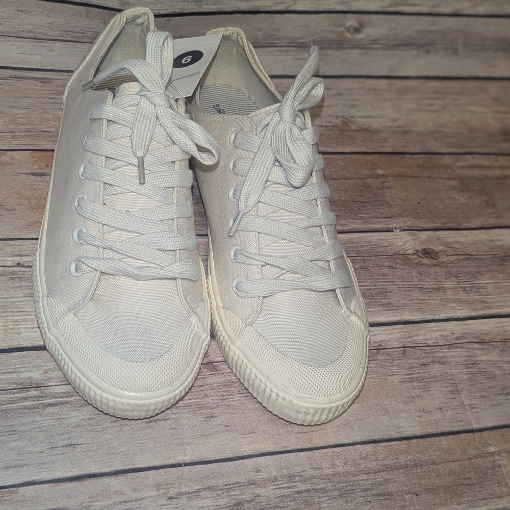 Casual White Canvas Sneakers
